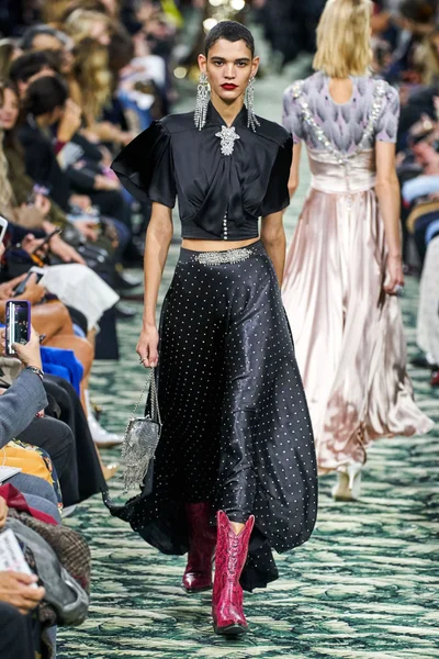Look 13
